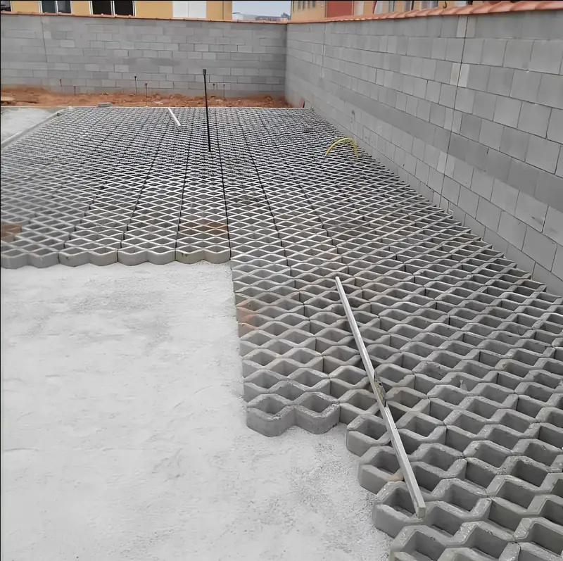 Foto de obra da Alves Pavimentação — China Hay