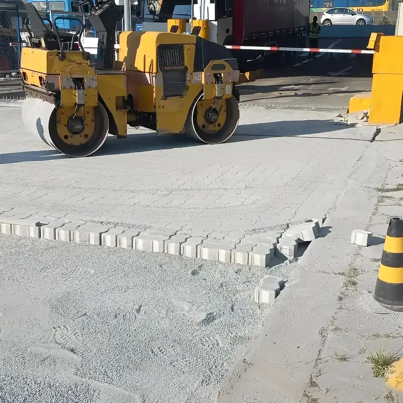 Foto de obra da Alves Pavimentação — China Hay