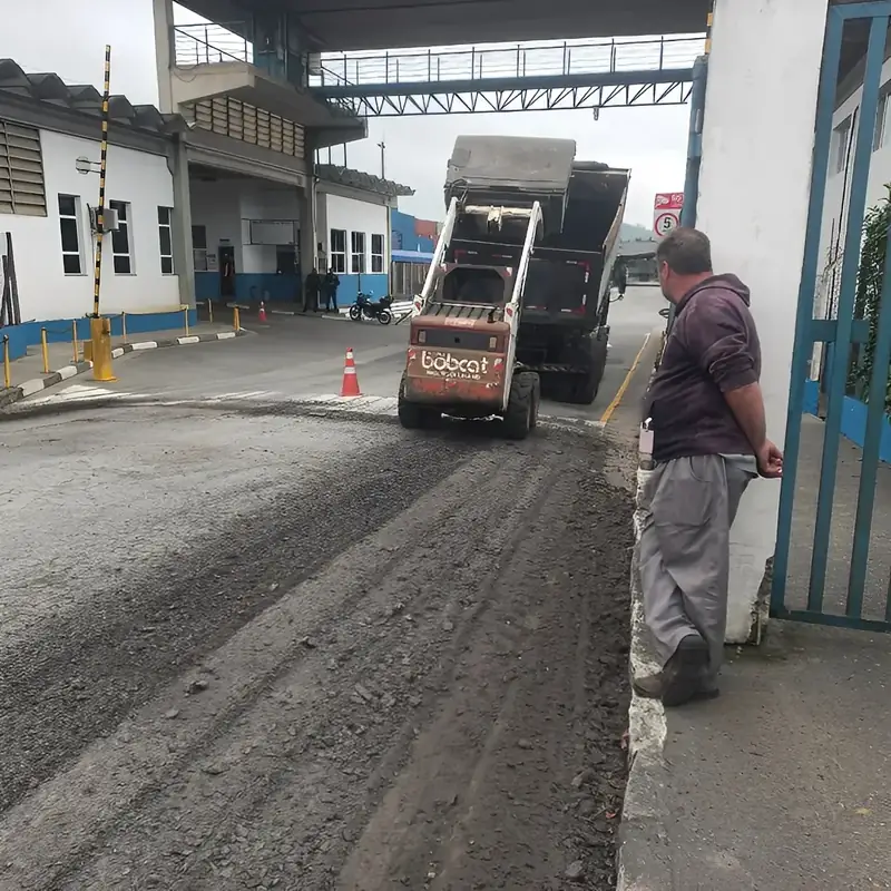 Foto de obra da Alves Pavimentação — Cragea